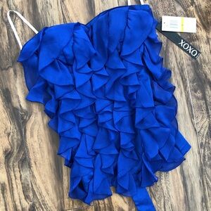 XOXO Women’s Blue Ruffled strapless top